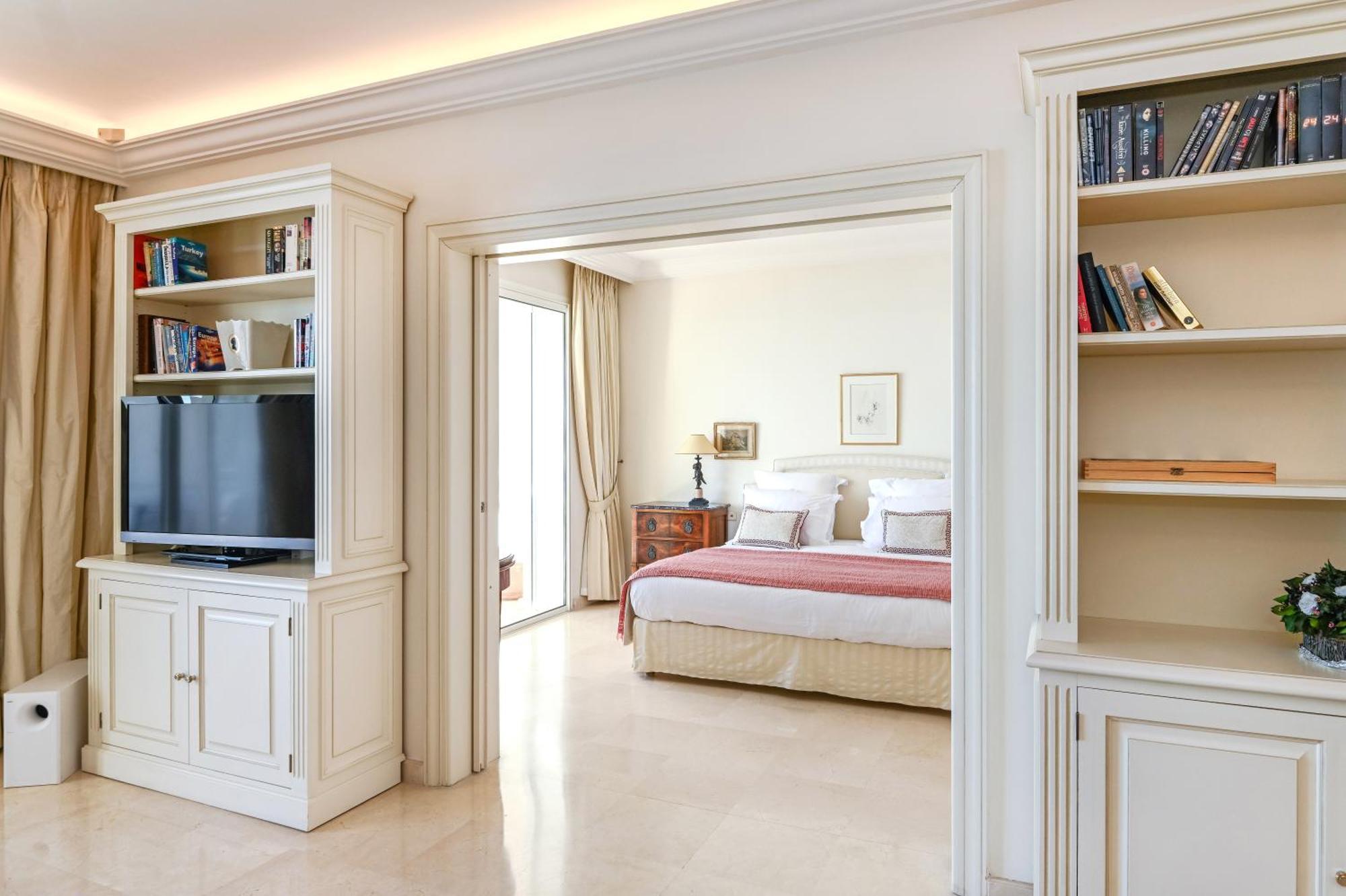 Buckingham & Lloyds - Cannes Exteriör bild